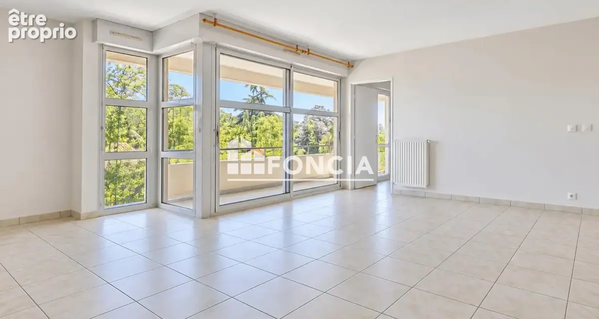 MONTPELLIER - CLEMENTVILLE - T3 traversant de 80m2 avec terrasse, garage et ascenseur - photo 4