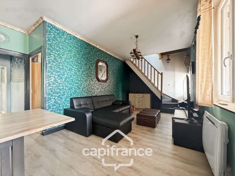 Maison à OUROUX-SUR-SAONE