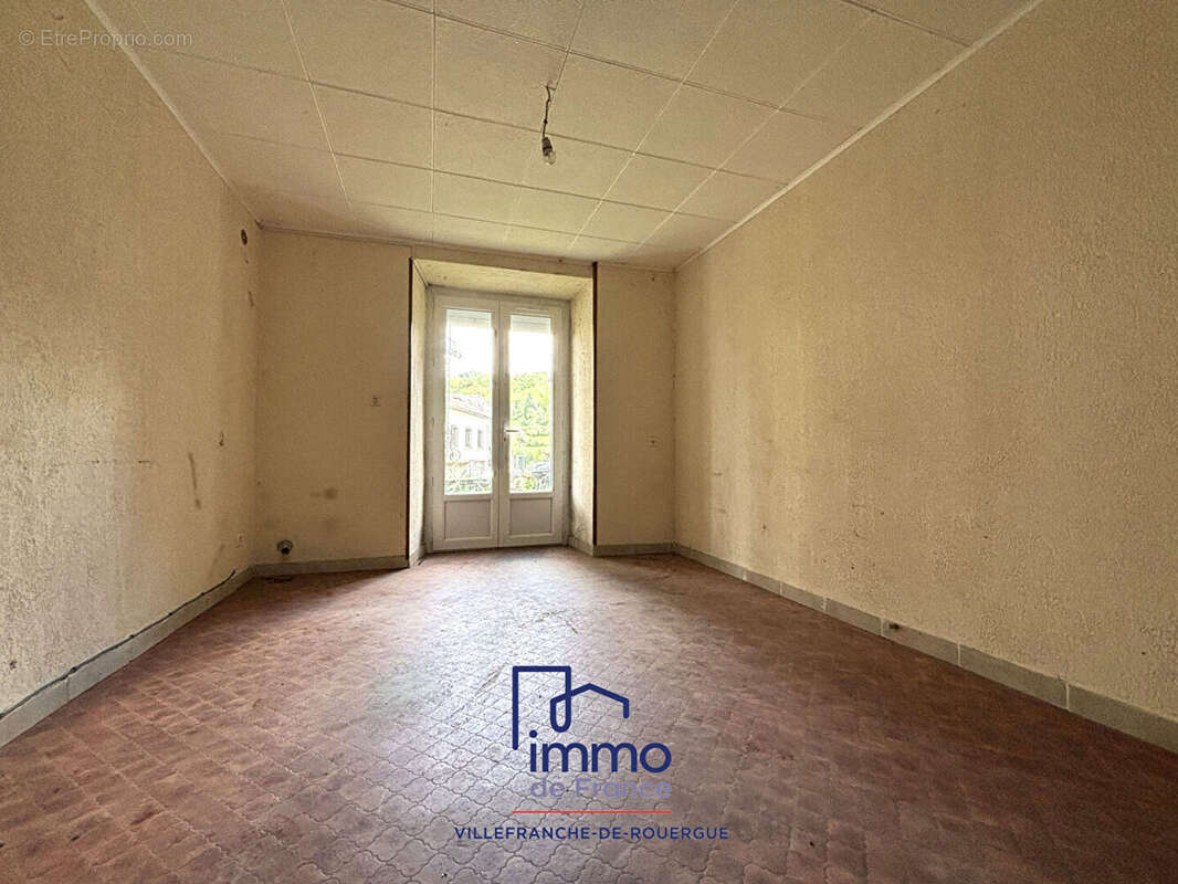 Maison à PREVINQUIERES