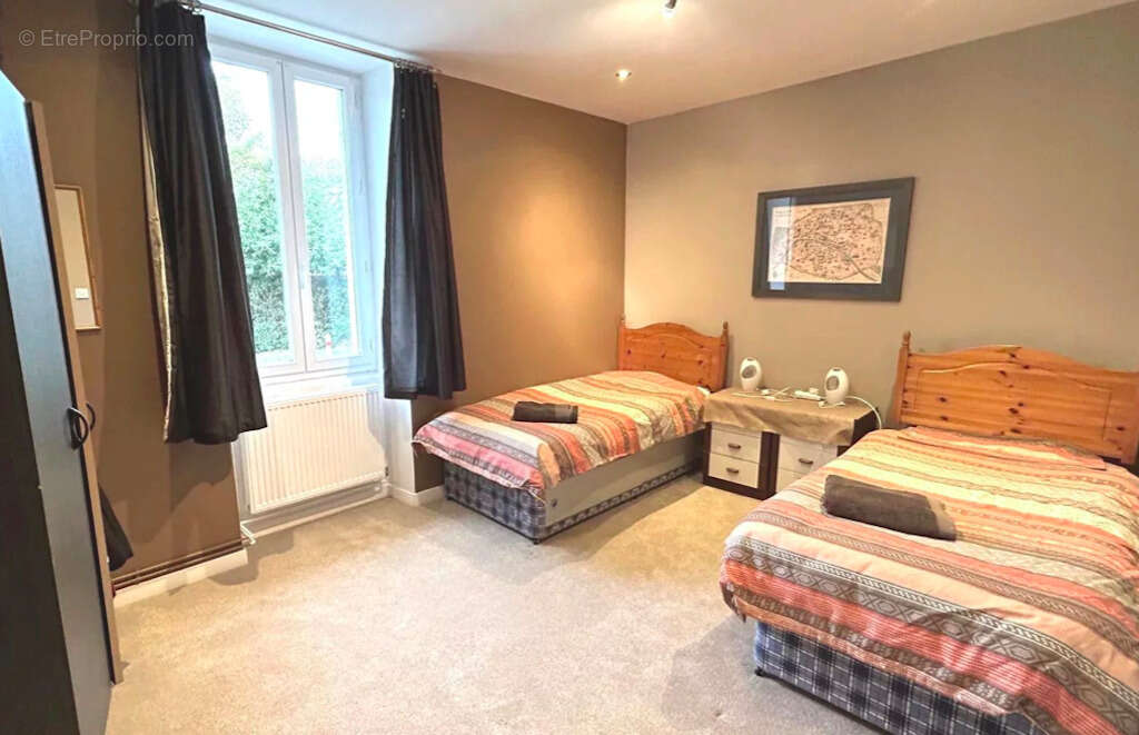 Maison à BAIGNES-SAINTE-RADEGONDE