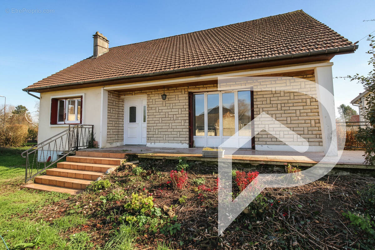 Maison à GRANDFRESNOY