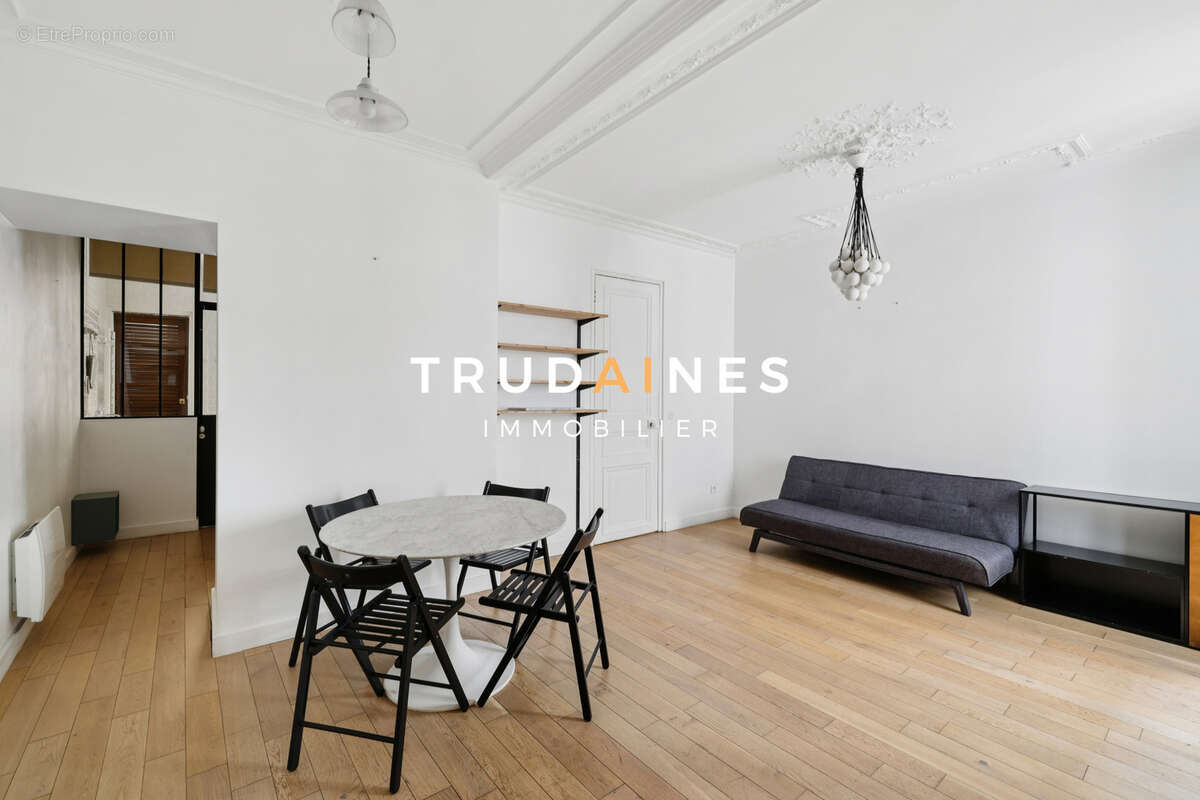 Appartement à PARIS-9E