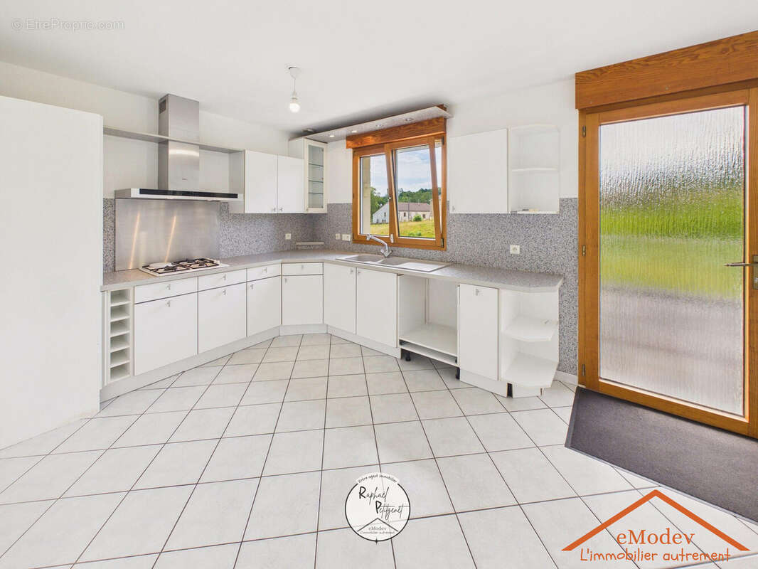 Maison 95 m² à Urimenil  - photo 3