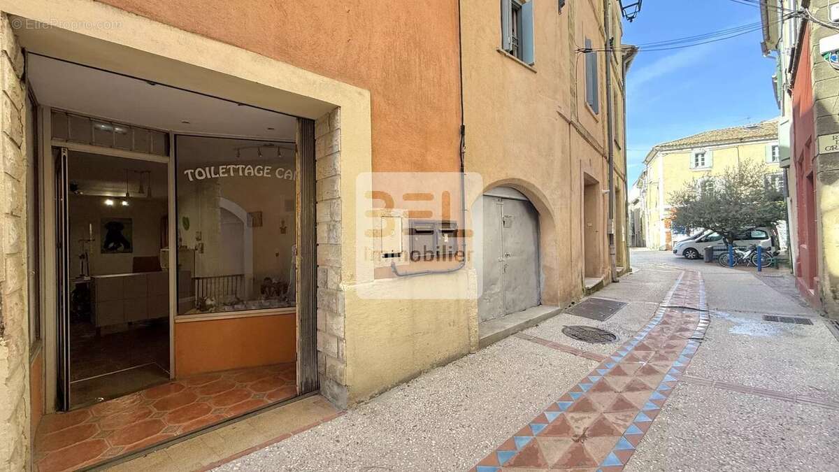 Commerce à UZES
