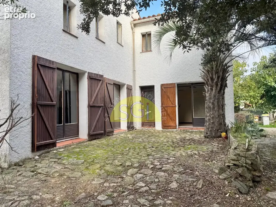Maison sur 1628 m2 de terrain avec 2 garages et avec piscine . - photo 4