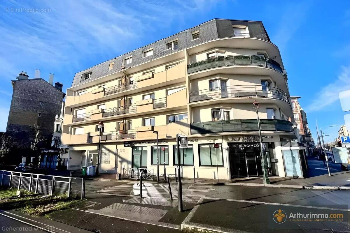 Appartement à LES PAVILLONS-SOUS-BOIS