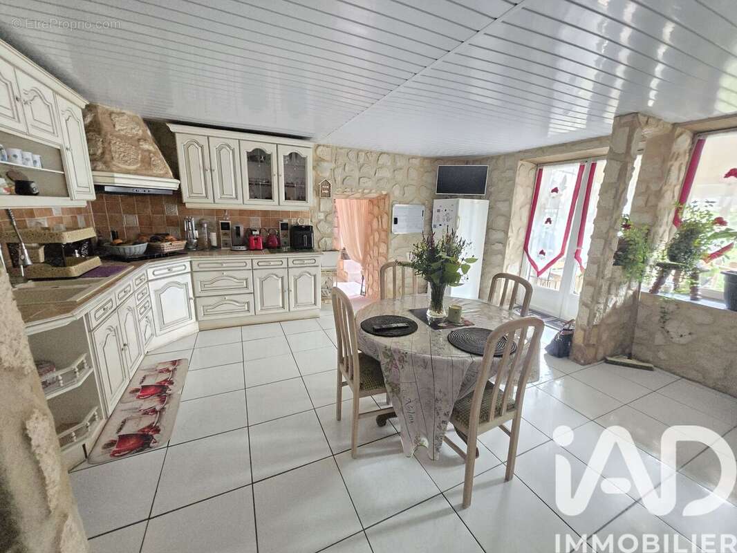 Maison 140 m² à Mouliherne  - photo 7