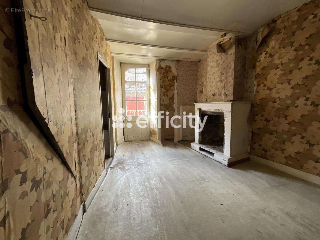 Appartement 148 m² à Le Cheylard  - photo 4