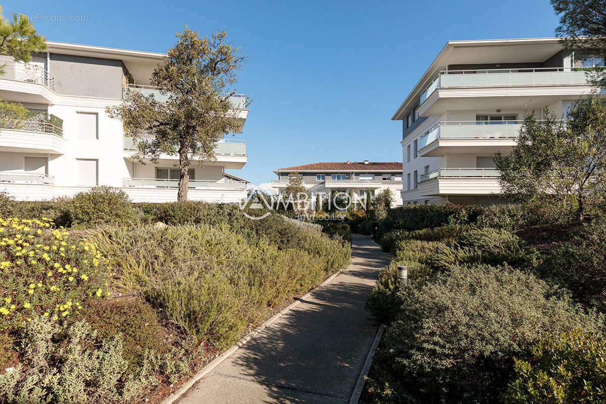 Appartement à PUGET-SUR-ARGENS
