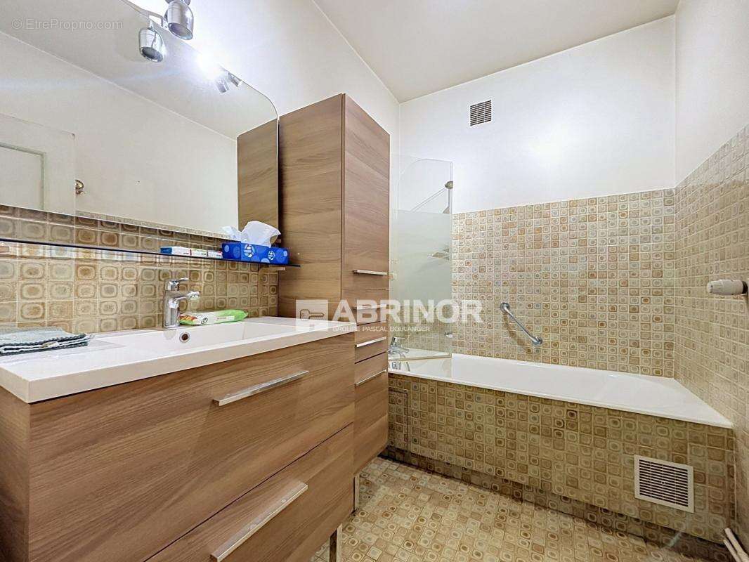 Appartement 127 m² 3 chambres bureau terrasse garage prox tram - photo 6