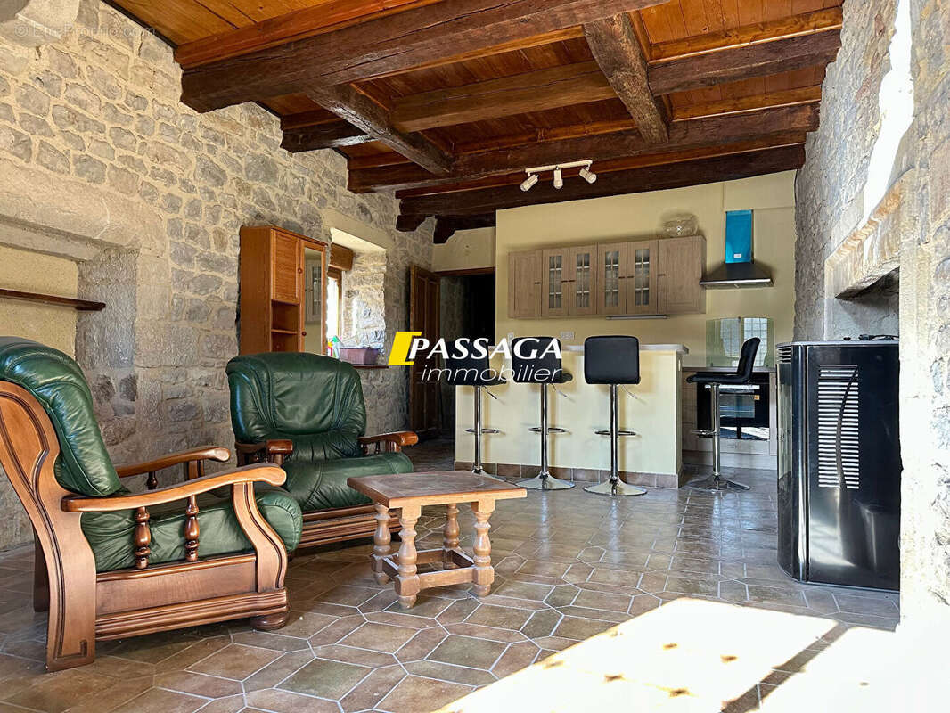 Maison à SEVERAC-LE-CHATEAU