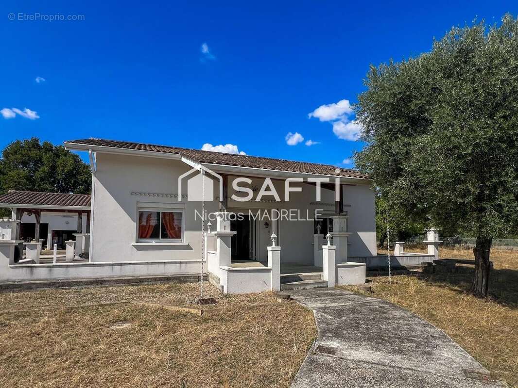 Maison 200 m² à Ambares-Et-Lagrave  - photo 2