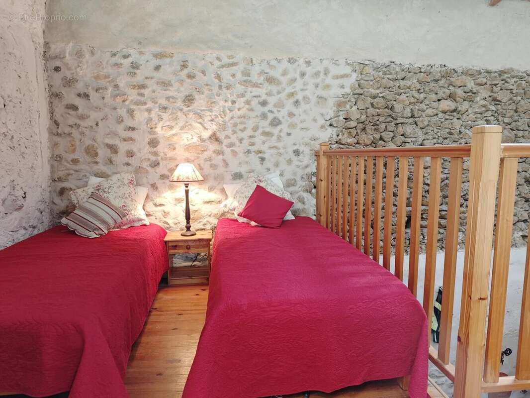 Paziols: Maison en pierres avec 2 annexes - photo 14