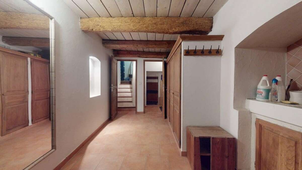 Maison de village de caractère avec garage, terrasse panoramique et plus de 240 m² utiles – Le Luc-en-Provence (83340) - photo 10