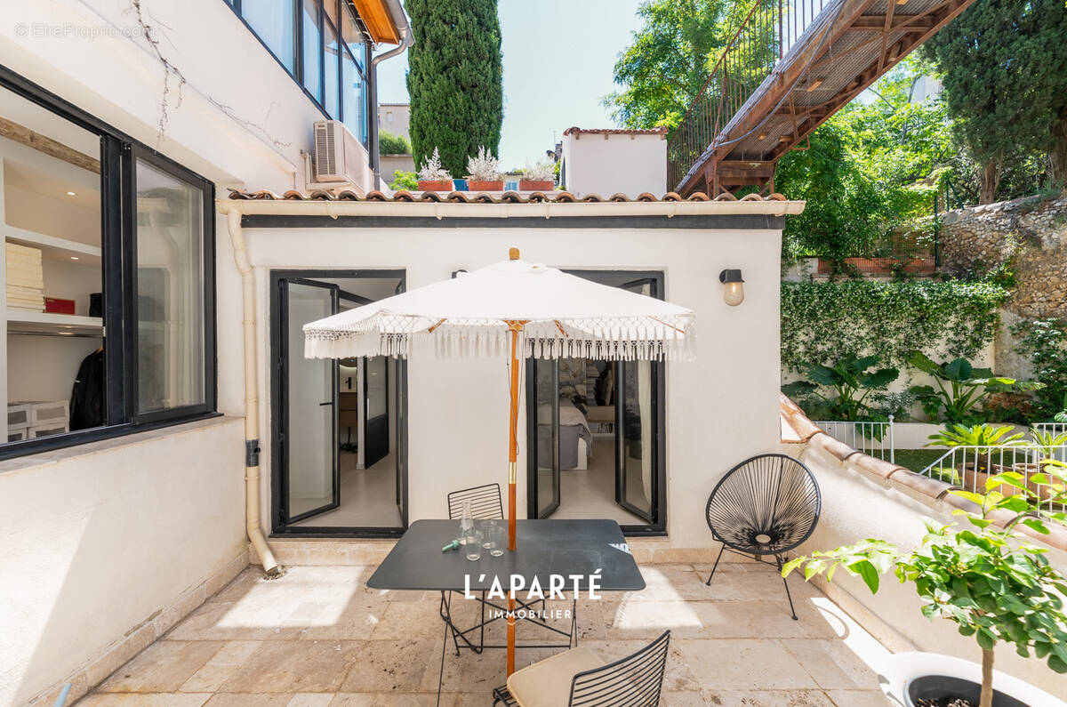 Appartement à MARSEILLE-6E