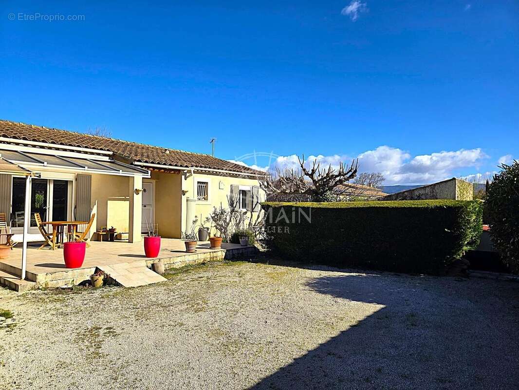 Maison à L'ISLE-SUR-LA-SORGUE