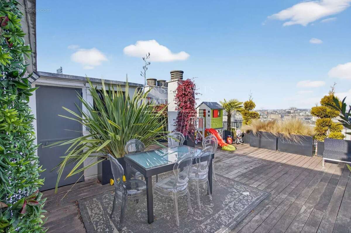 Appartement à NEUILLY-SUR-SEINE