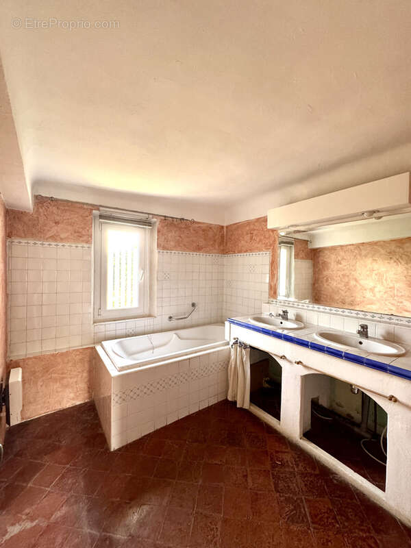 Maison à SIX-FOURS-LES-PLAGES
