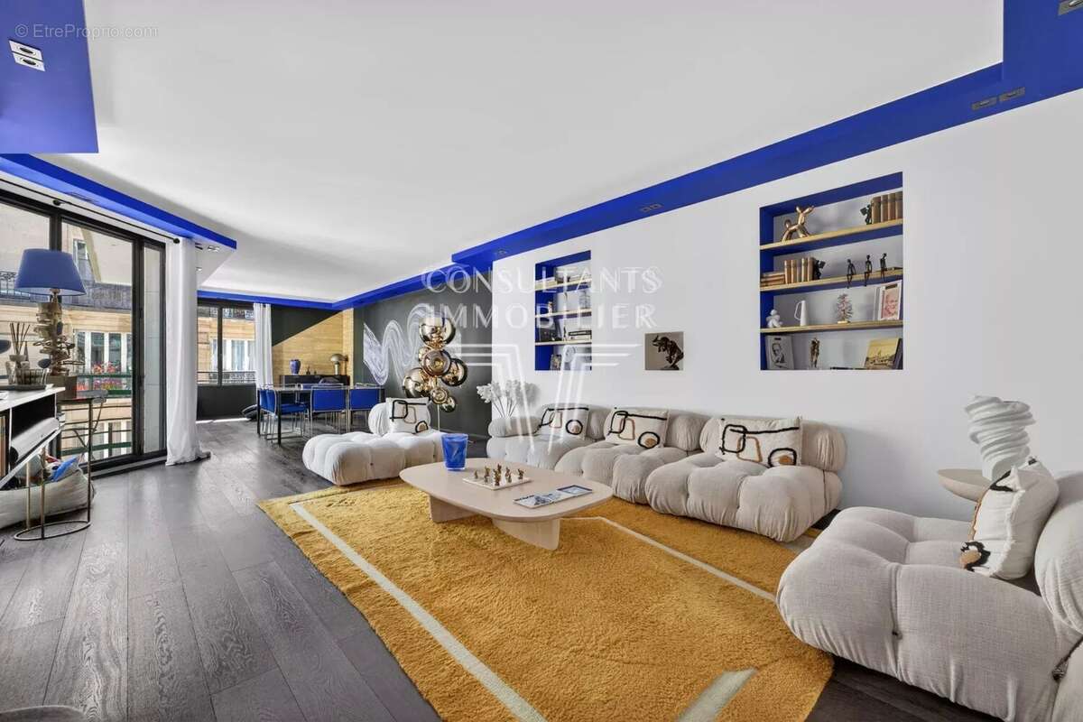 Appartement à PARIS-16E
