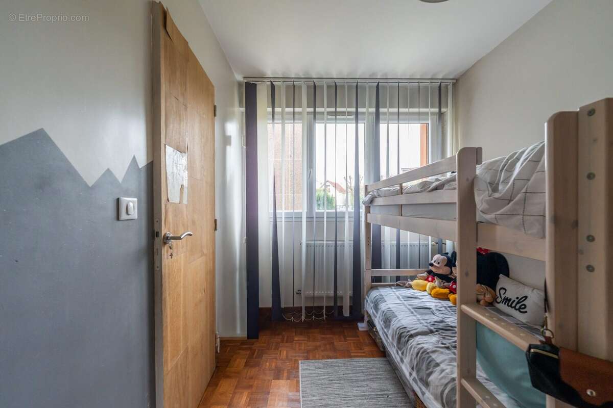 Appartement à LES PAVILLONS-SOUS-BOIS