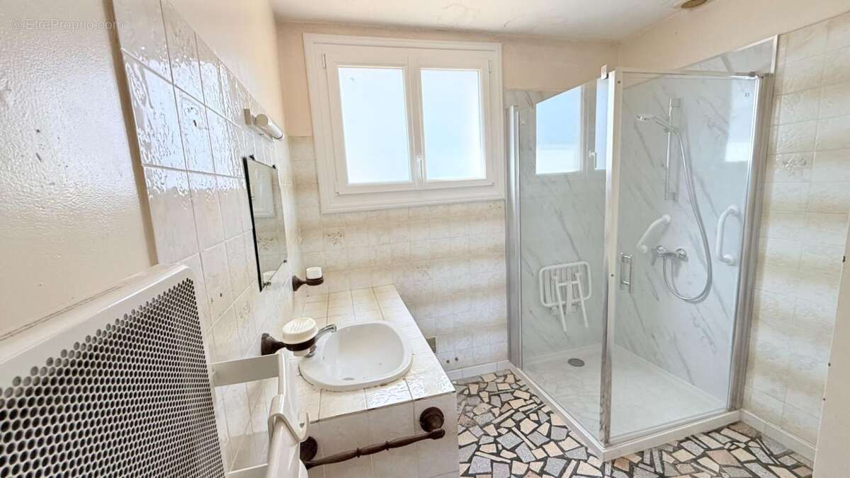Villa Moussoulens 6 pièce(s) 143 m2 sur un terrain de 665m² - photo 5