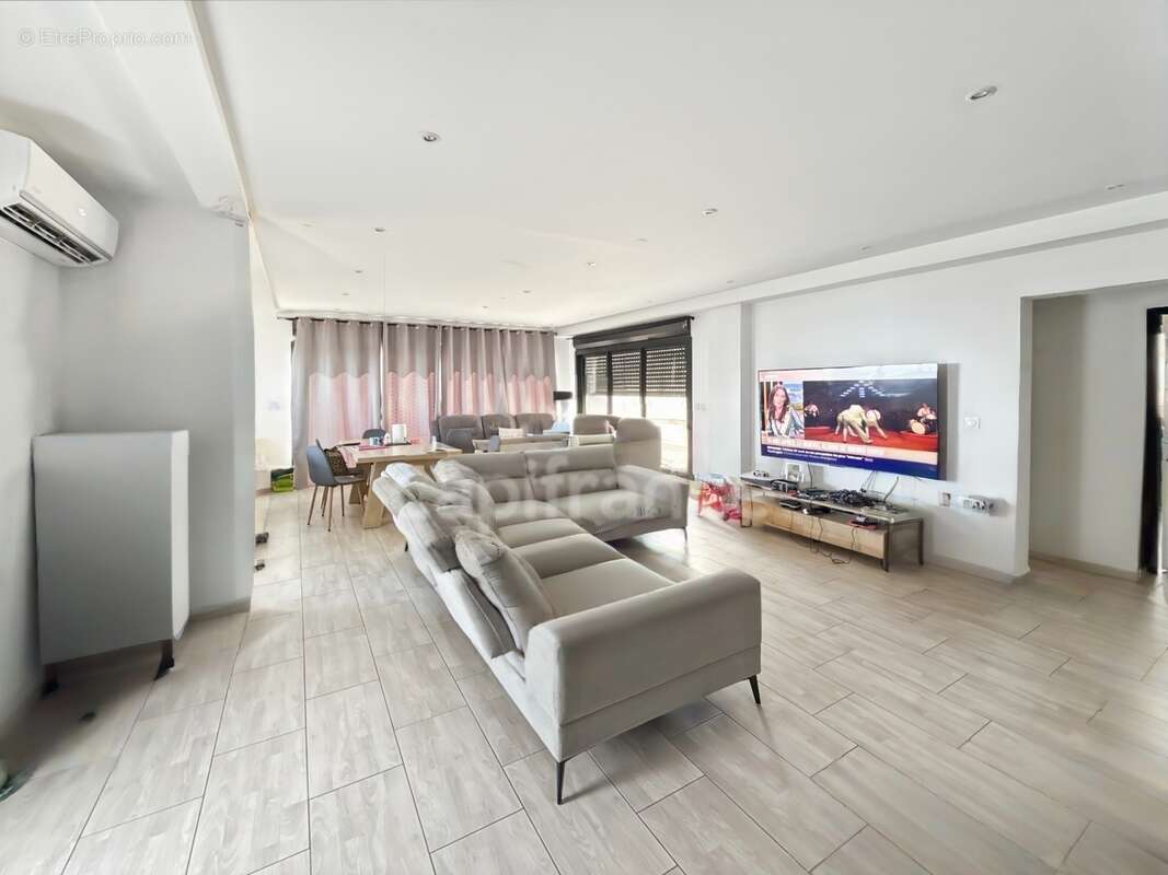 Une maison contemporaine avec vue mer, volumes généreux et cadre de vie privilégié à Sainte-Marie - photo 3