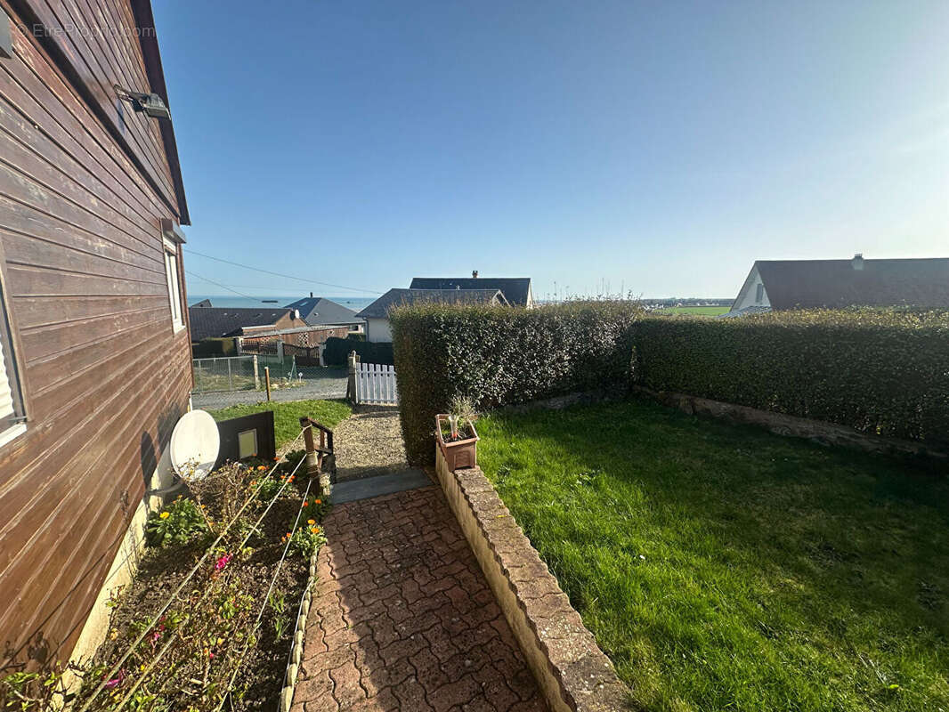 Maison à SAINT-COME-DE-FRESNE