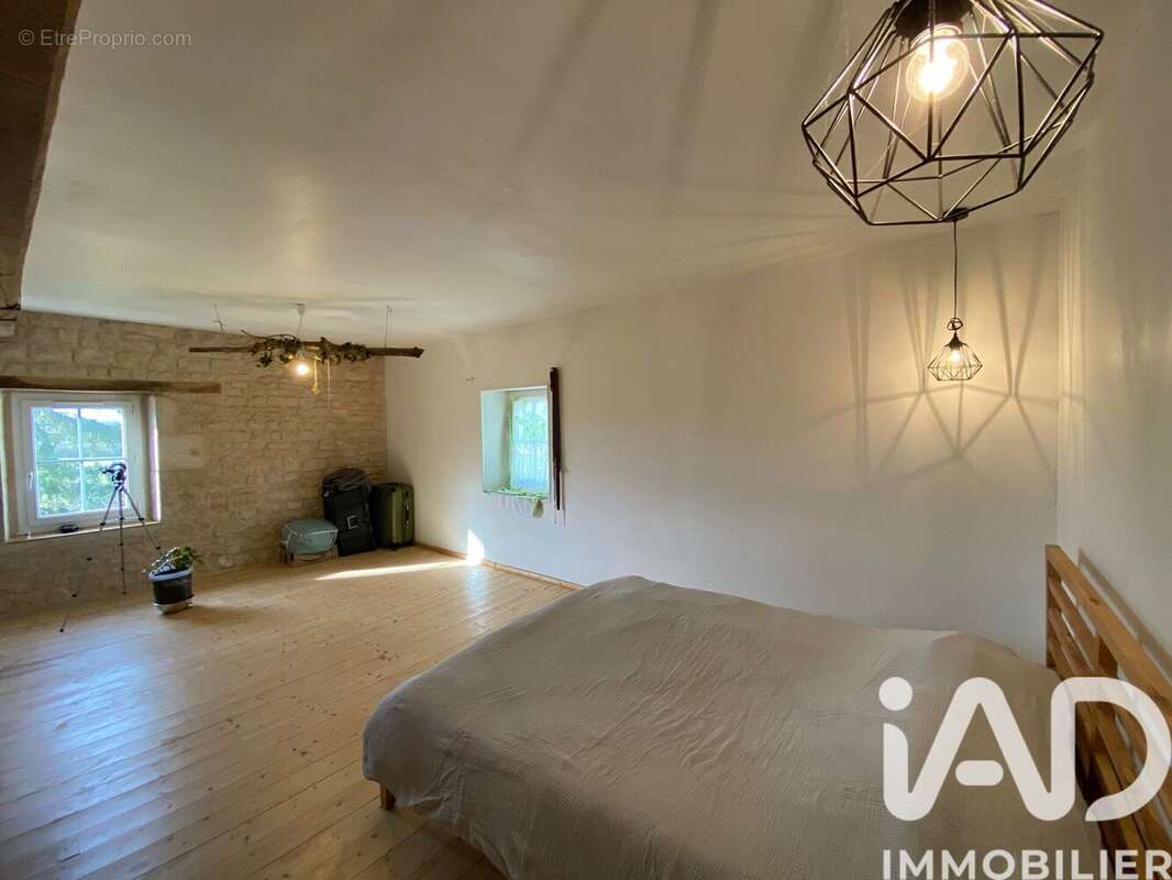 Maison 146 m² à Bougon  - photo 8