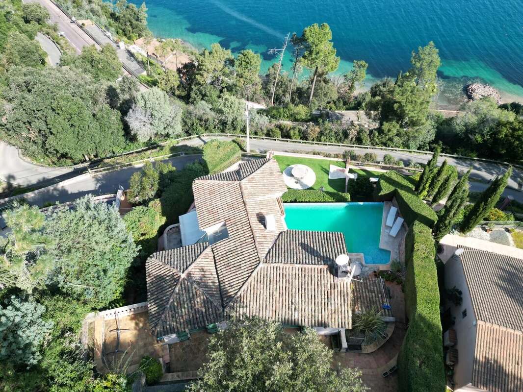 Maison à THEOULE-SUR-MER