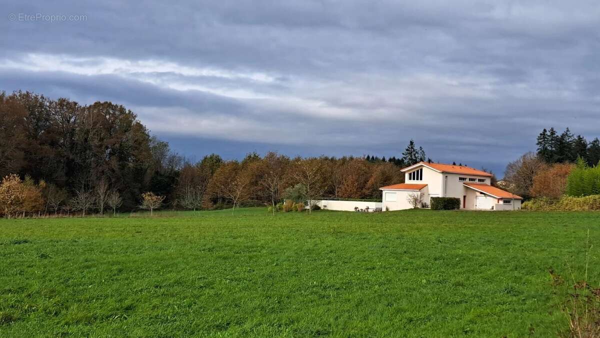 Maison à ROUZEDE
