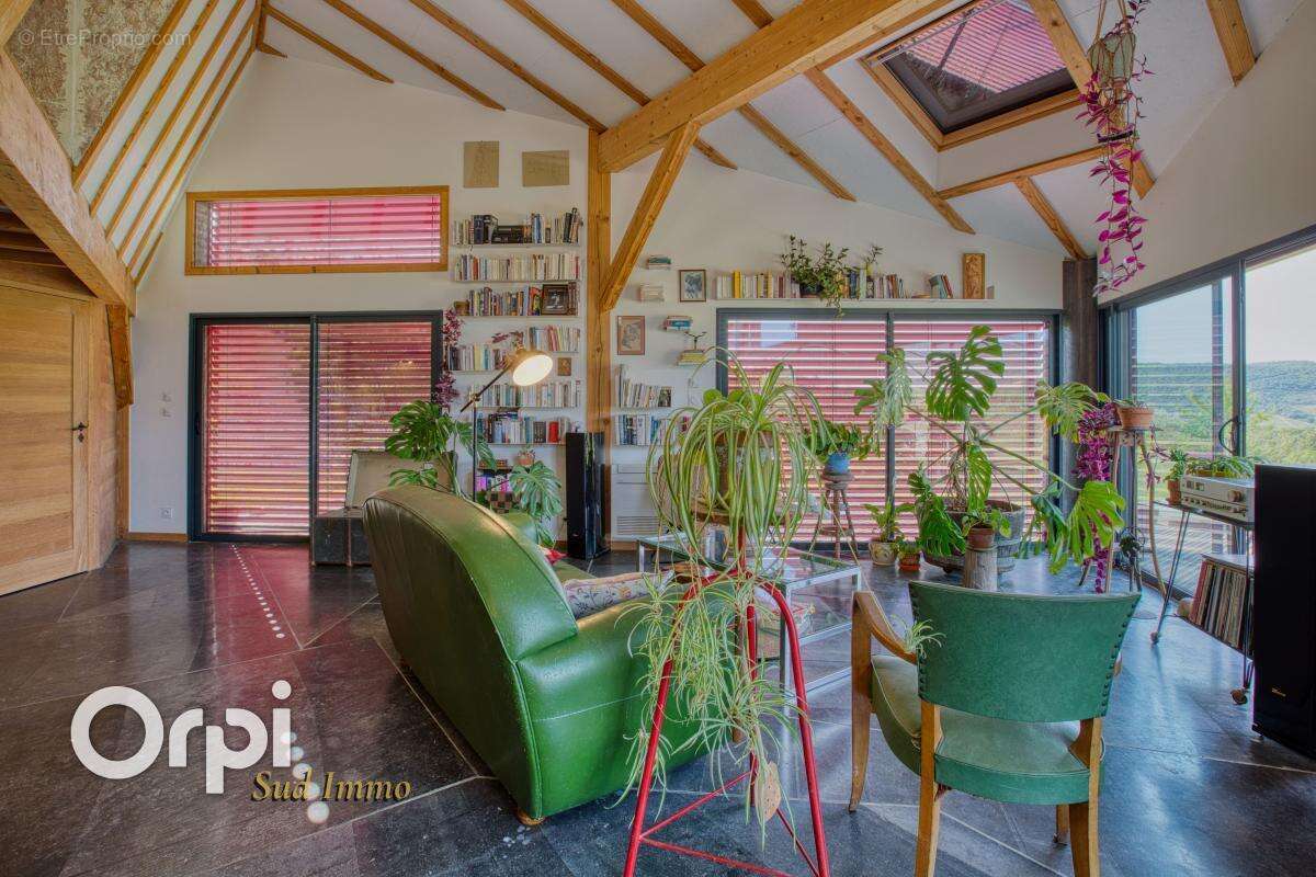 Appartement à ALBA-LA-ROMAINE