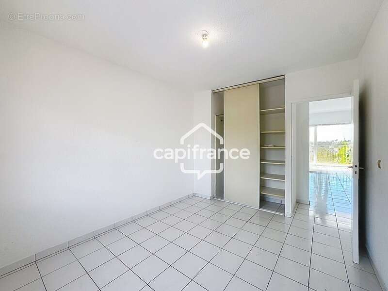 Appartement à BAIE-MAHAULT