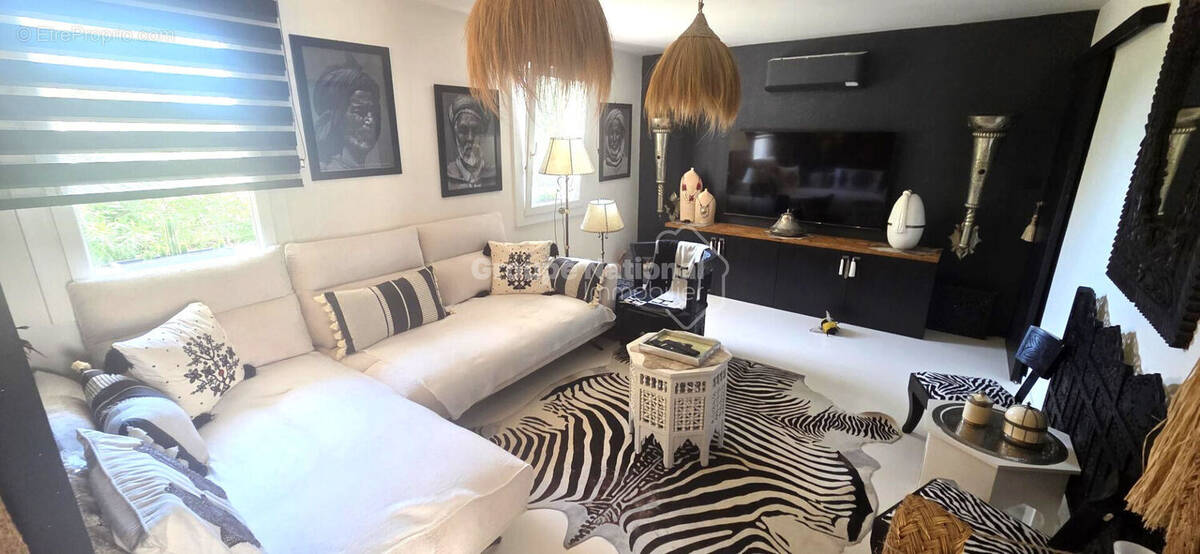 Appartement à LE ROVE