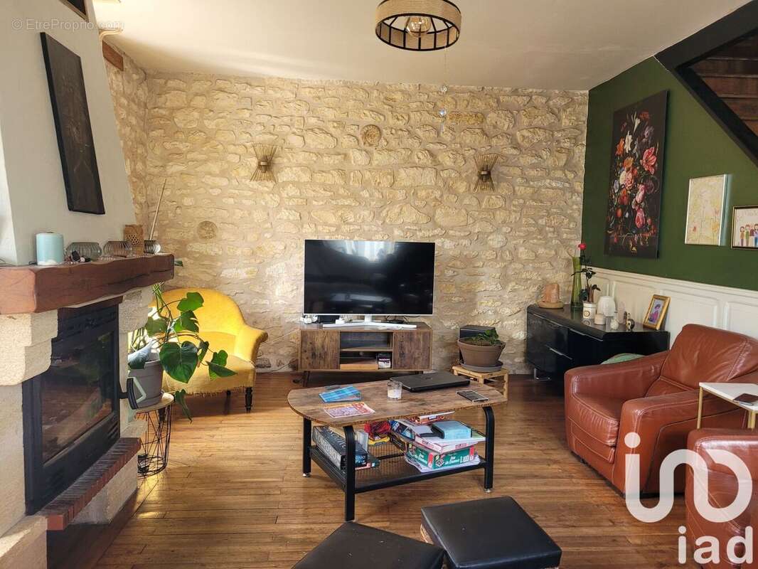 Photo 2 - Maison à CHAMPAGNE-MOUTON