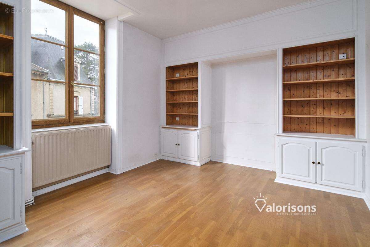 Maison à NEUVILLE-SUR-SAONE