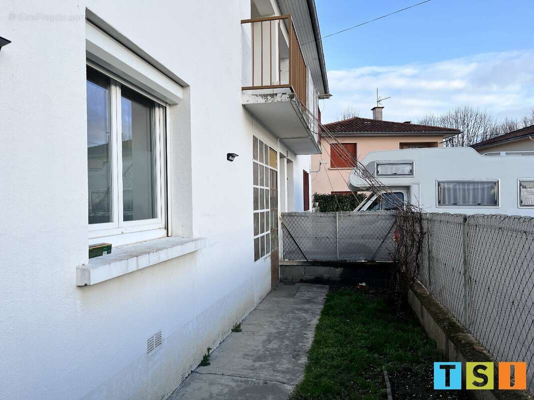 Maison à MONTREJEAU