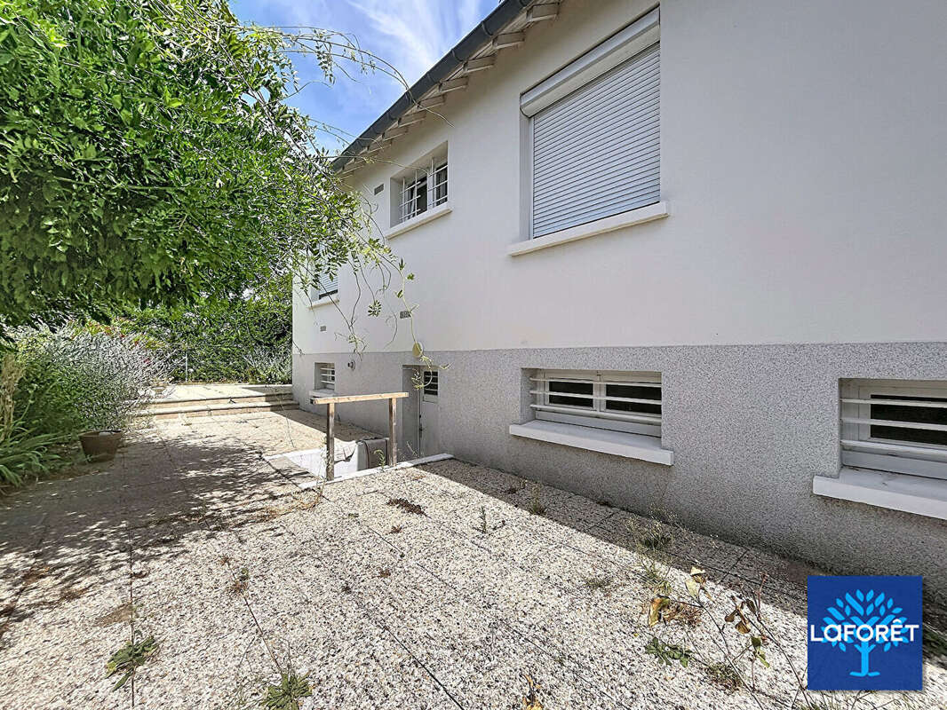 Maison 3 chambres avec grand sous-sol et jardin clos à La Chaussée-Saint-Victor - photo 16