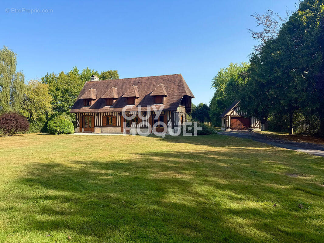 Maison 6 pièces 122 m² · à Reux · 122 m² · 680 000 €