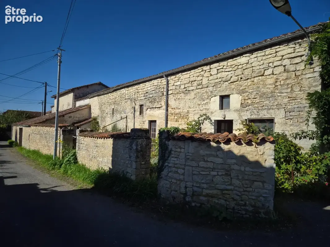 Corps de Ferme de 340 m2, avec plusieurs maisons indépendantes et 200 m2 de dépendances - photo 57