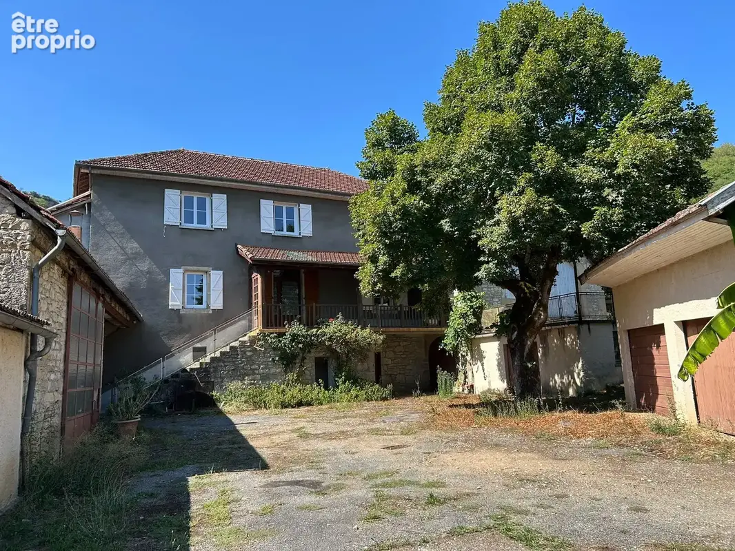 Propriété avec dépendances et étang sur 5.3 ha de terrain - photo 2
