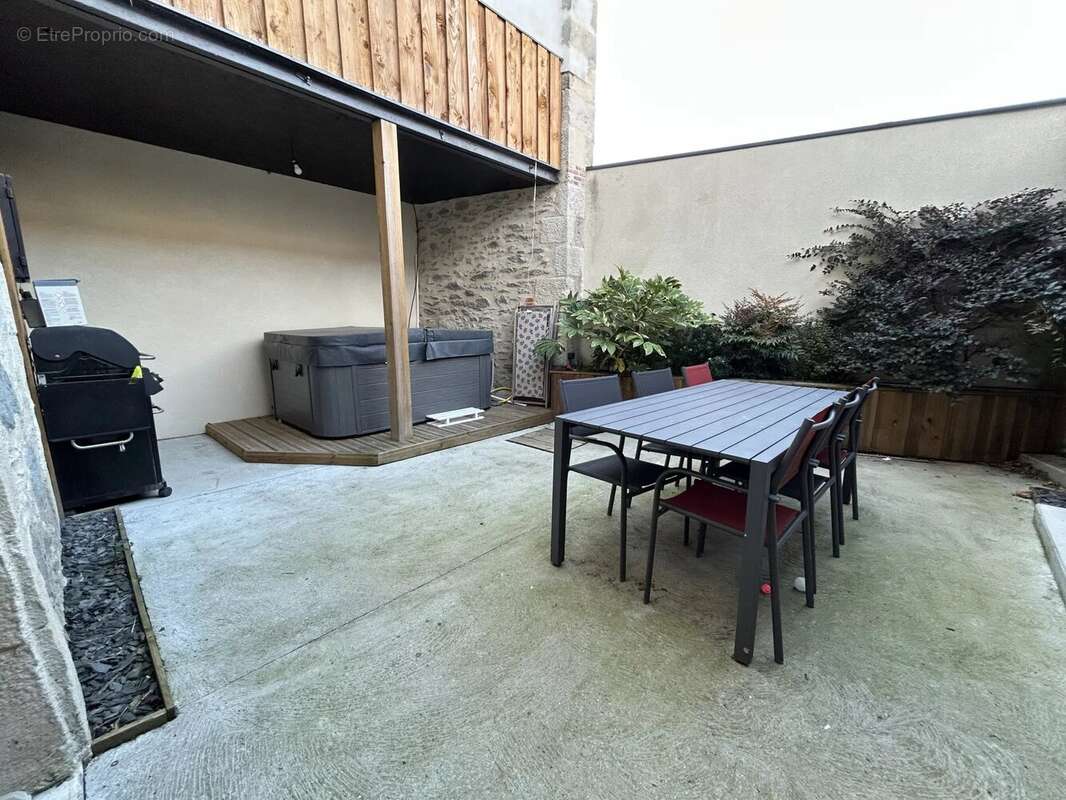 Maison à LA CHAPELLE-SAINT-LAURENT