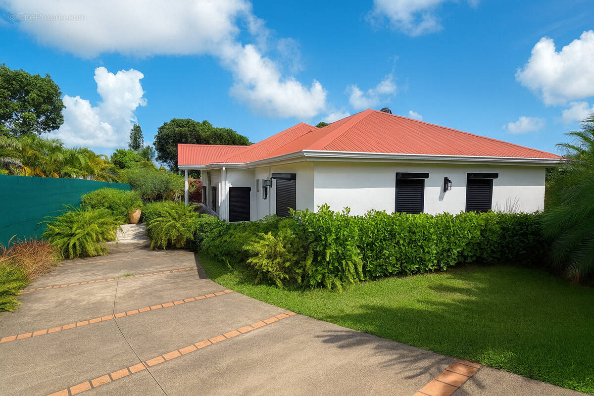 Maison à PETIT-BOURG