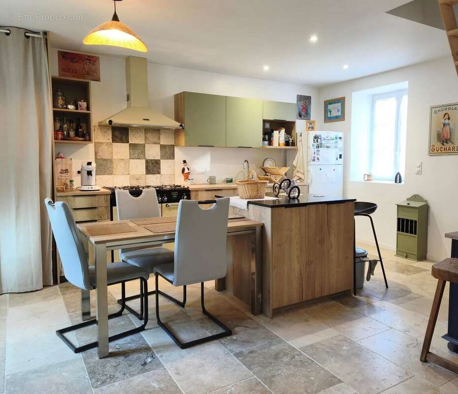 Maison en pierre avec 2 chambres - la bussiere - photo 9