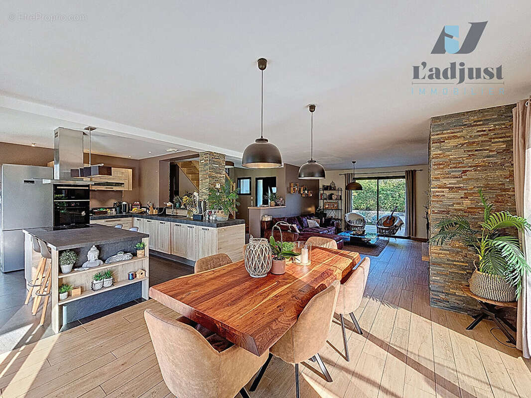 Maison à VULAINES-SUR-SEINE