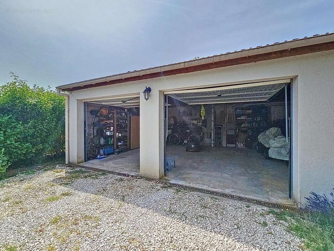 Maison 200 m² à Villiers-Saint-Georges  - photo 9