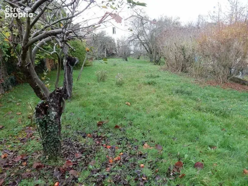 Terrain à FOSSES