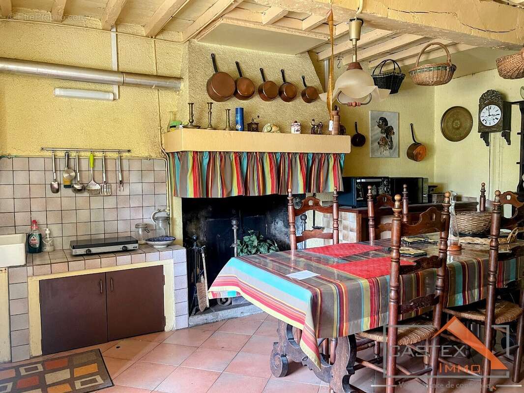 EXCLUSIVITÉ  Ancienne Commingeoise avec jardin clos et arboré - photo 5