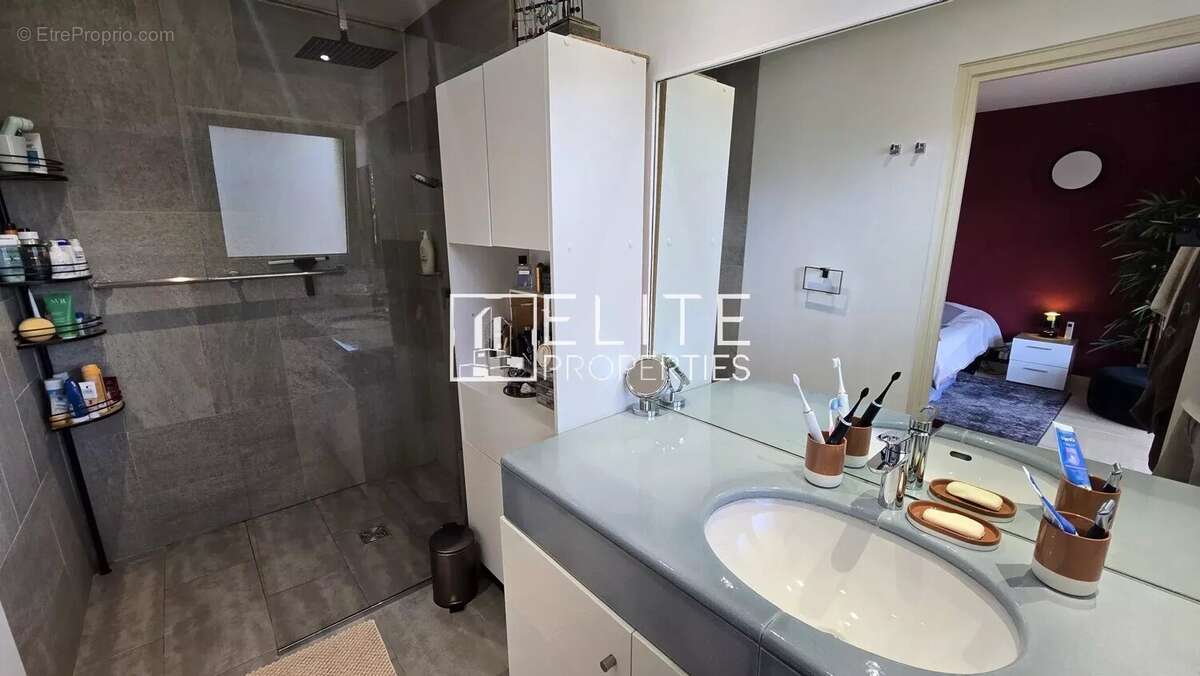 Appartement à LE CANNET