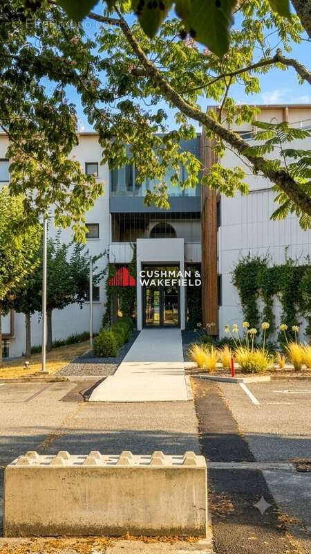 Commerce 3123 m² à Blagnac  - photo 4