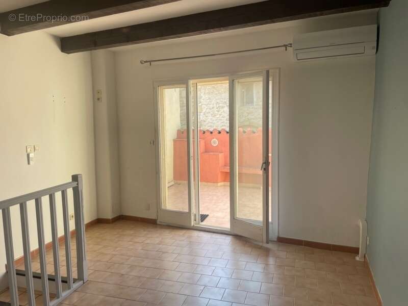 Maison à vendre 3 pièces  village de GRANS (13) - photo 7